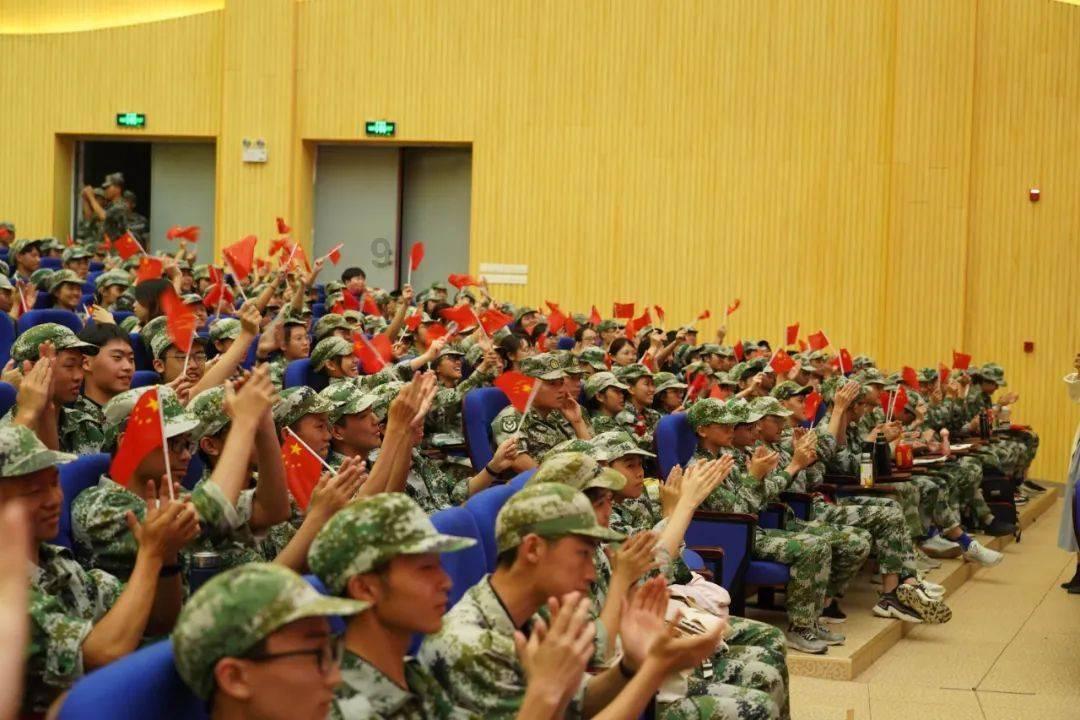 小萝莉泰国度假